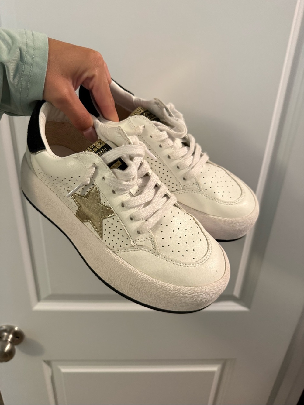 Vintage Havana White Platform Sneakers with Gold Star